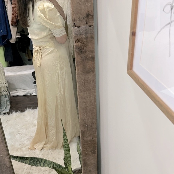 Vintage Elegant Cream open front maxi Dress with Lace Details size small - Picture 4 of 12